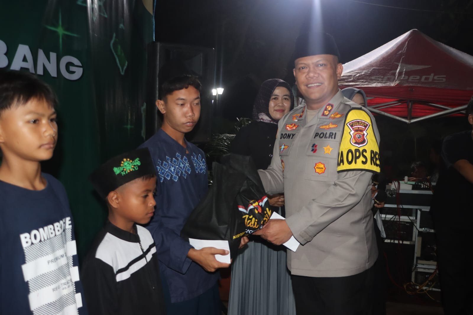 Safari Ramadhan Kapolres Subang: Pererat Silaturahmi, Polri Berbagi Kebahagiaan Bersama 500 Warga di Cipunagara