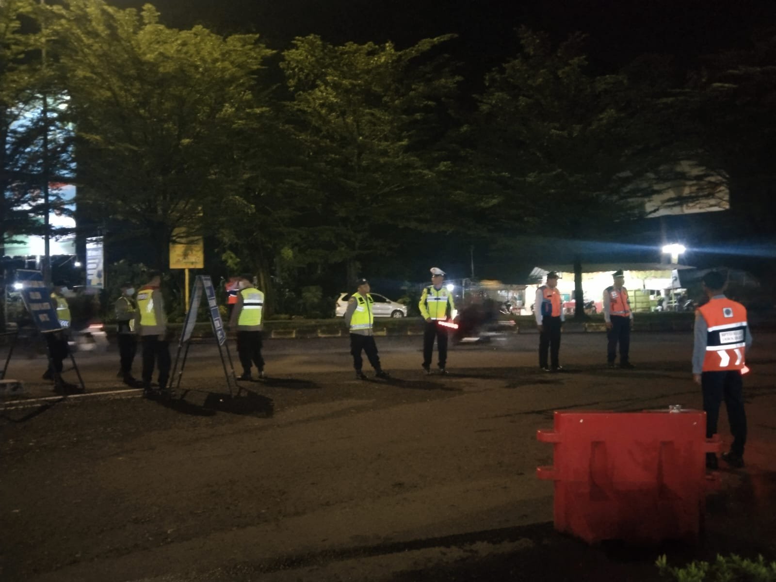 Pengaturan Lalu Lintas di Pos Terpadu Gate Tol Cilameri Berjalan Lancar, Arus Mudik Terpantau Aman