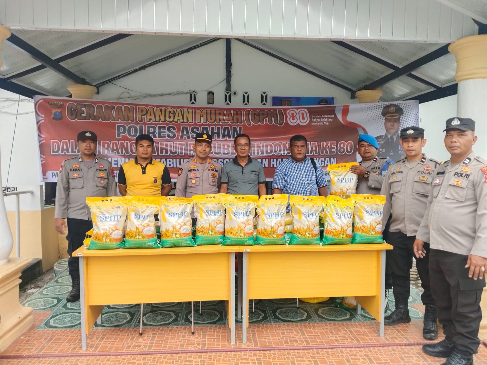 Polsek Prapat Janji dan Polsek BP Mandoge Gelar Gerakan Pangan Murah untuk Masyarakat