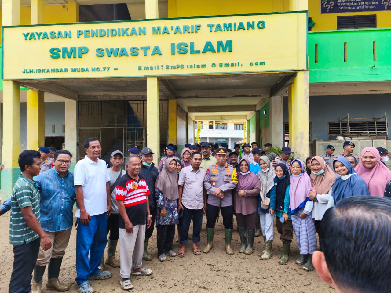 Kapolri Tinjau Aceh Tamiang, Targetkan Sekolah Bisa Segera Beroperasi